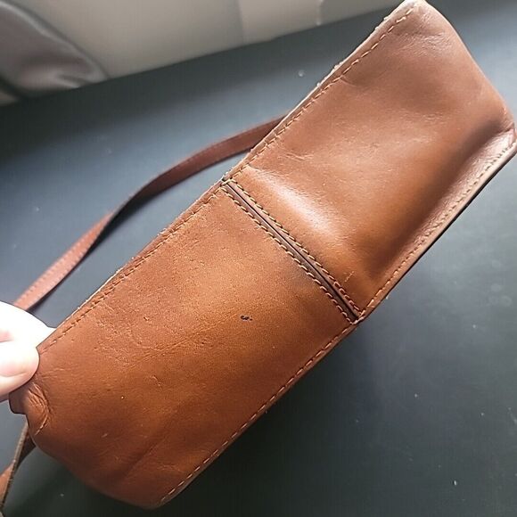 Patricia Nash Leather w/Bright Wooden Bead Front- Top Zip Crossbody Bag/Purse - Picture 4 of 15